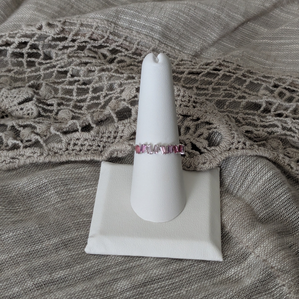 Elegant Pink Ombre Gemstone Ring